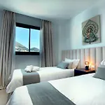 Апартаменти Mara's Higueron West - Mediterranean Style - & Golf - Large Sunny Terrace Фуенхірола