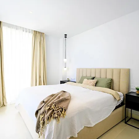 아파트 Mara's Higueron West - Mediterranean Style - & Golf - Large Sunny Terrace 푸엔히롤라